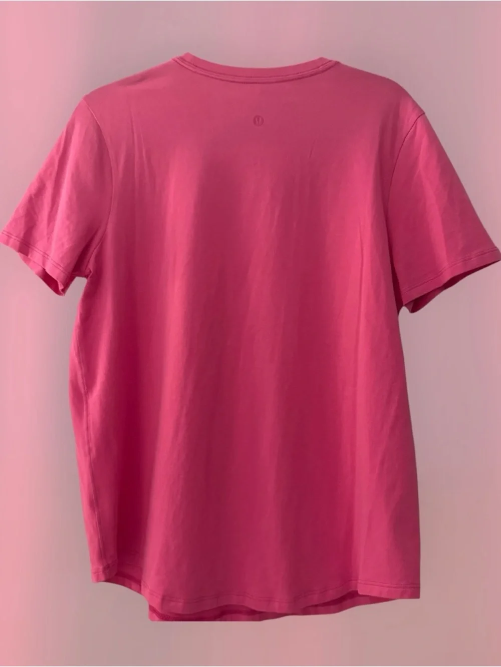 Lululemon pink T-shirt - Picture 2 of 2